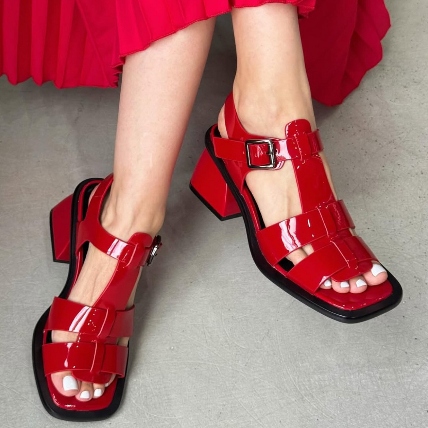 Leather Hollow Roman Sandals