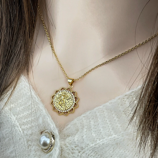 Palace Exquisite Clavicle Necklace