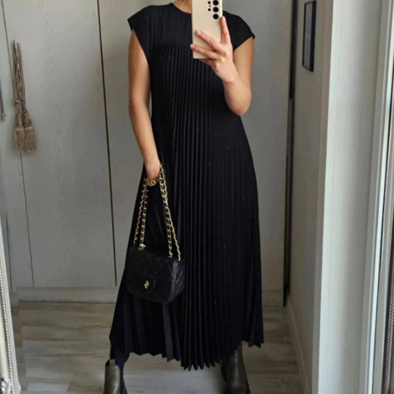 Round Neck Sleeveless Pleated Maxi Dress