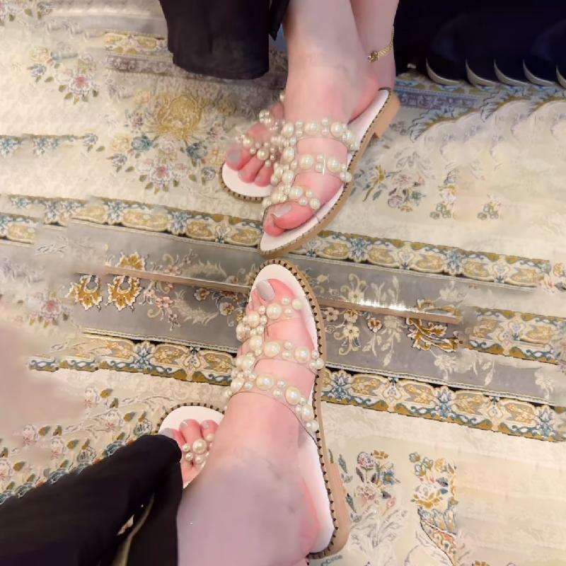 Pearl Flat Slippers With Transparent Strap