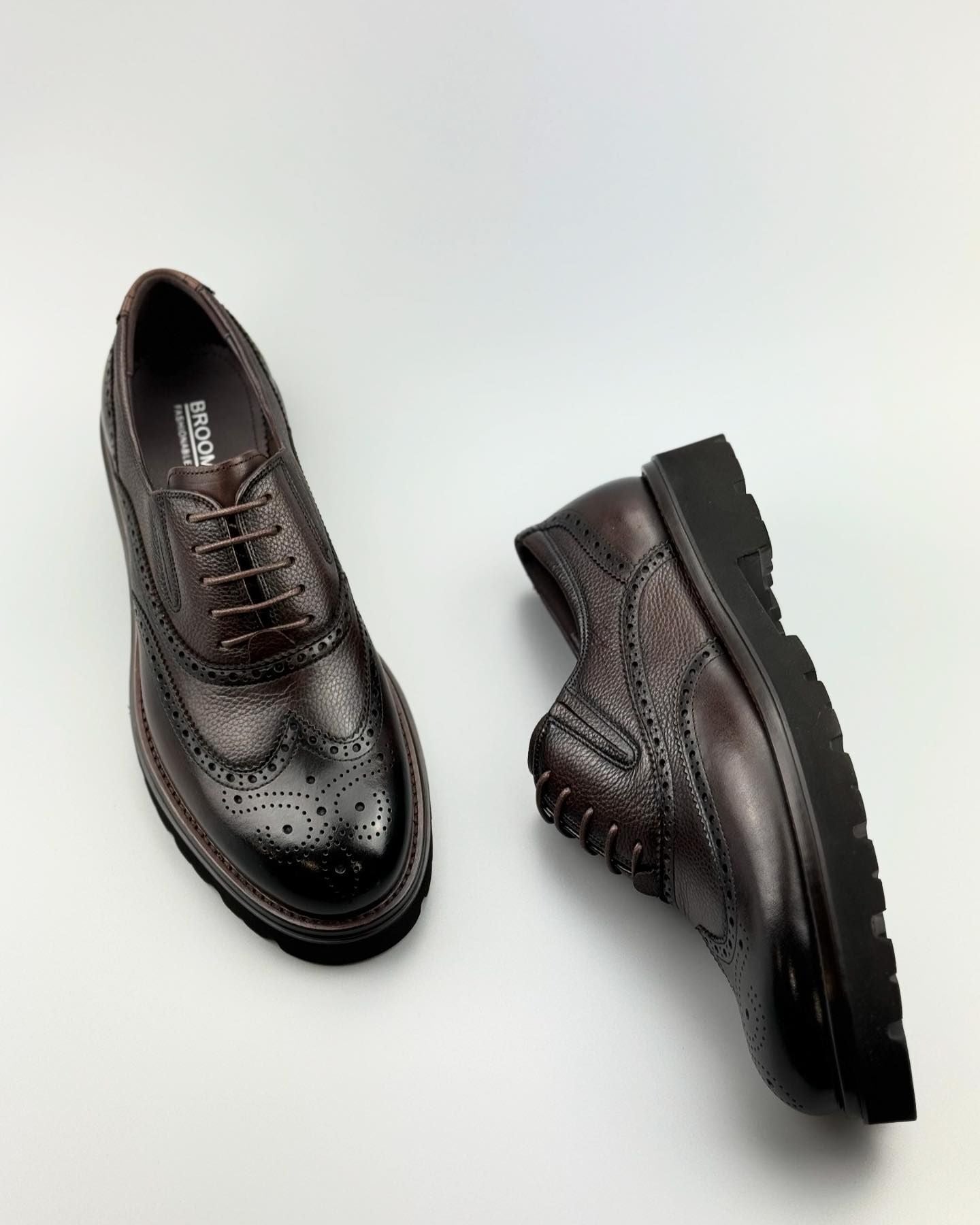 Sculpted Lace-Up Leather Shoes