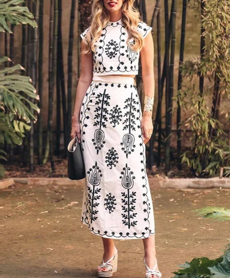 Printed Elegant Line Drawing Two Piece Set