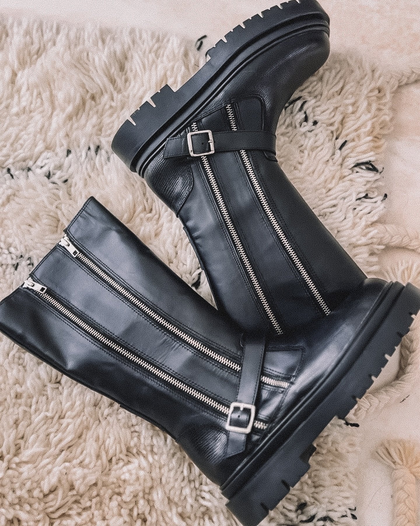 Women's Stylish Zipper Boots