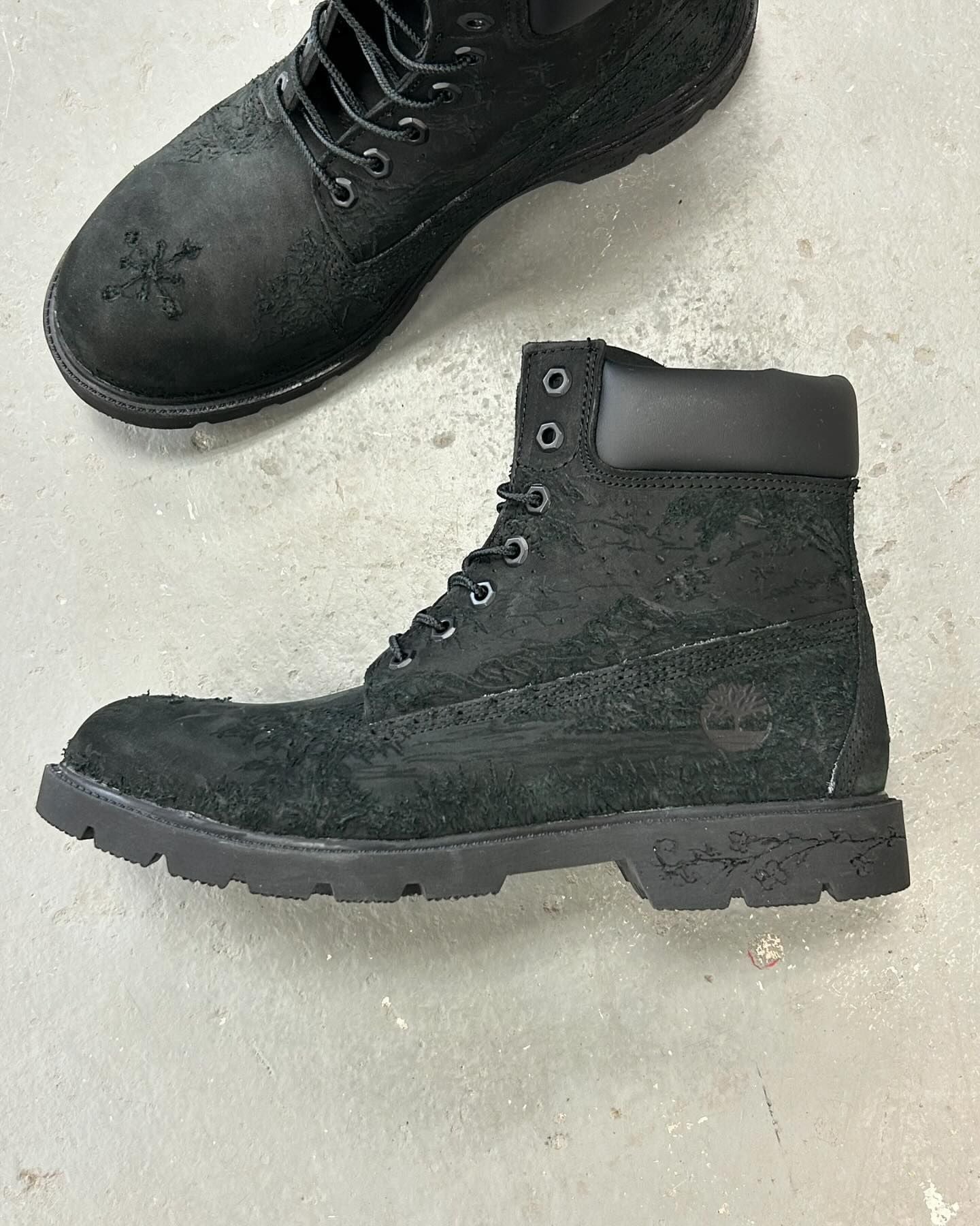 Embossed Thickened Martin Boots