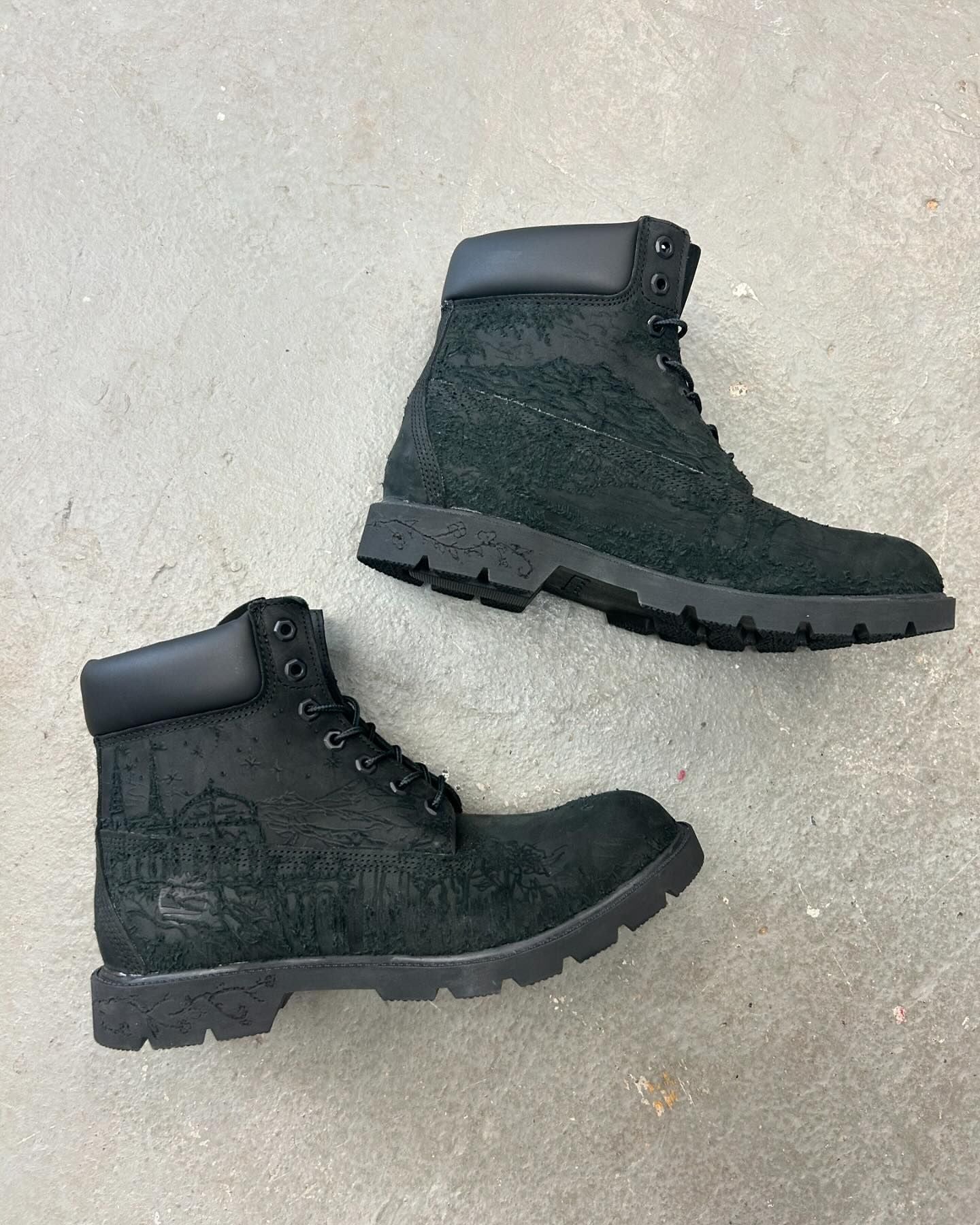 Embossed Thickened Martin Boots