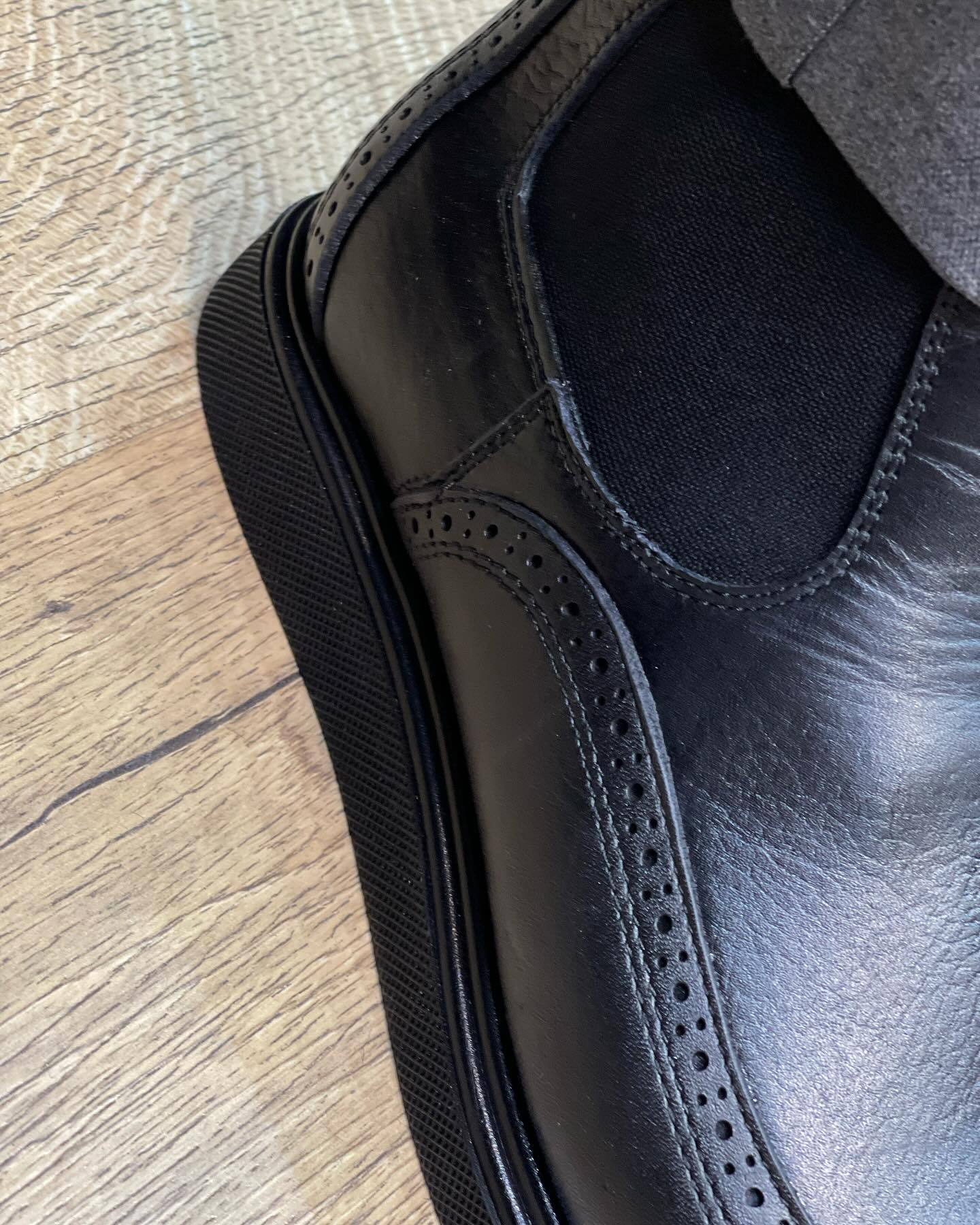 Brock Carved Chelsea Boots