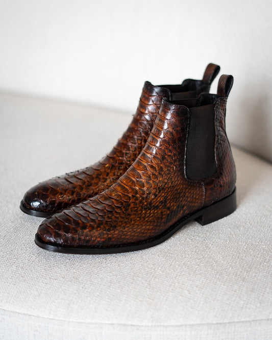 Pointed Toe Crocodile Print Chelsea Boots