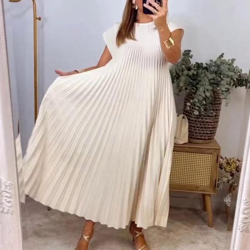 Round Neck Sleeveless Pleated Maxi Dress