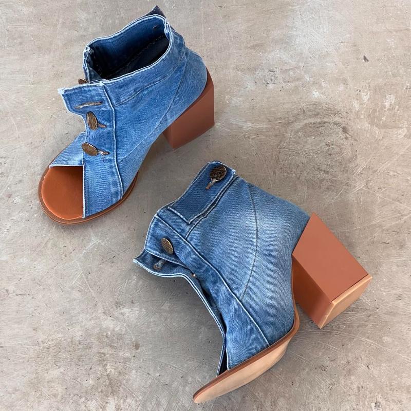 Women's Chic Denim Boots