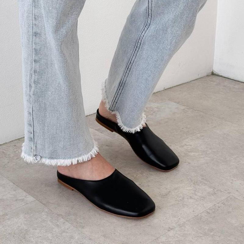 Chic Square-toe Leather Muller Shoes